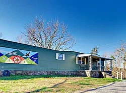 Serenity Views Bungalow - Close to City and Parkway!
