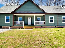 Serenity Views Luxury - Close to City & Parkway!