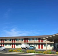 Super 8 by Wyndham Alturas - Tourism Hollywood