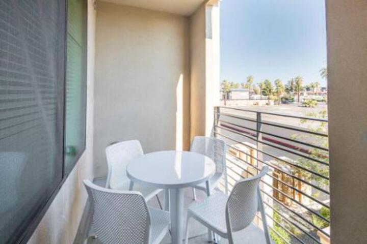 WanderJaunt Vermeer 2BR Downtown Phoenix - thumb 5