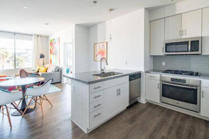 WanderJaunt Vermeer 2BR Downtown Phoenix - thumb 0