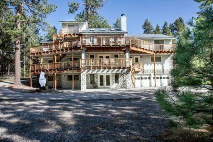 068 White Bear Lodge Home - thumb 1
