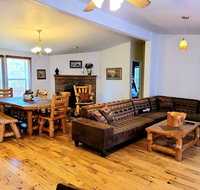 Country Club Chalet - Tourism Hollywood