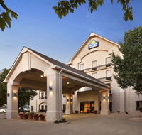 Days Inn  Suites by Wyndham Cedar Rapids - Tourism Hollywood
