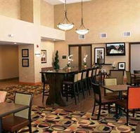 Hampton Inn  Suites Cedar Rapids - Tourism Hollywood