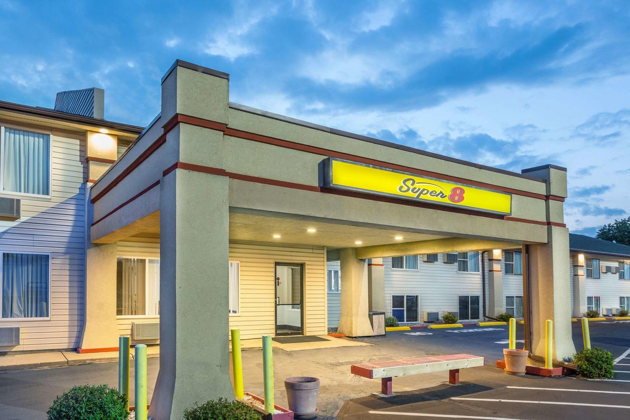 Super 8 By Wyndham North Sioux City - thumb 0
