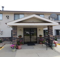 Economy Inn  Suites Cedar Rapids - Tourism Hollywood