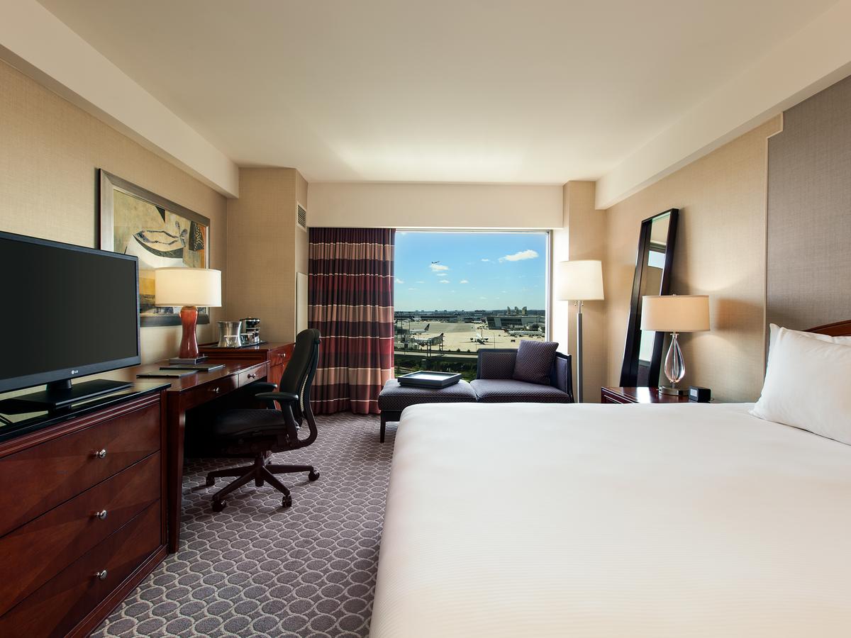 Hilton Boston Logan Airport - thumb 4