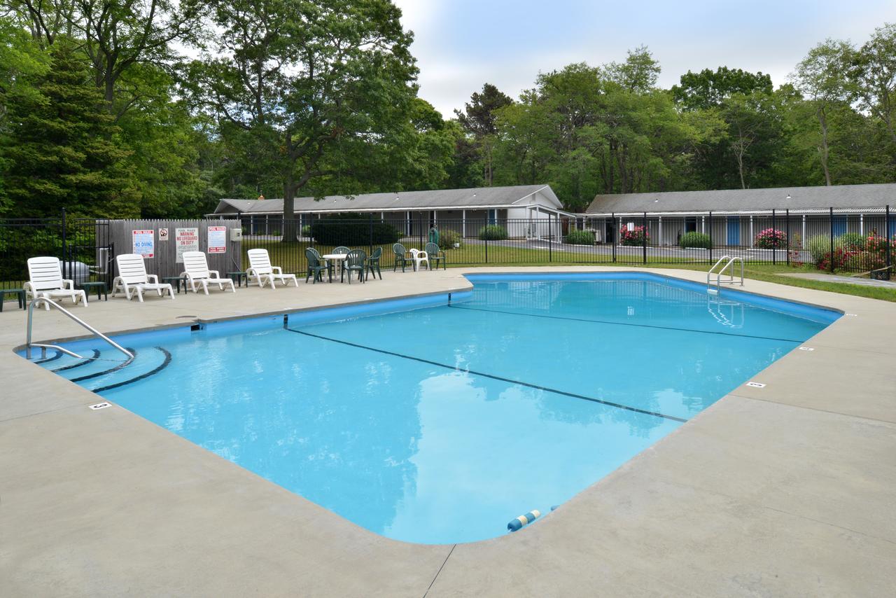 Blue Dolphin Inn - thumb 1