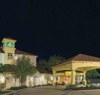 La Quinta by Wyndham St. Louis Westport - Tourism Hollywood