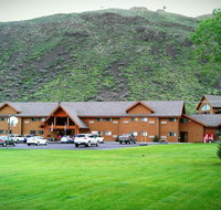 Yellowstone Village Inn and Suites - Tourism Hollywood