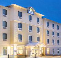 Days Inn  Suites by Wyndham Kearney - Tourism Hollywood