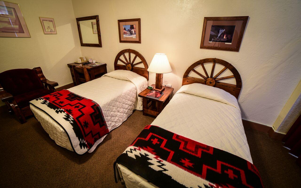 El Rancho Hotel - thumb 0