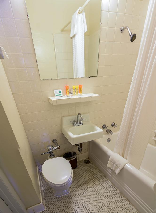 El Rancho Hotel - thumb 6