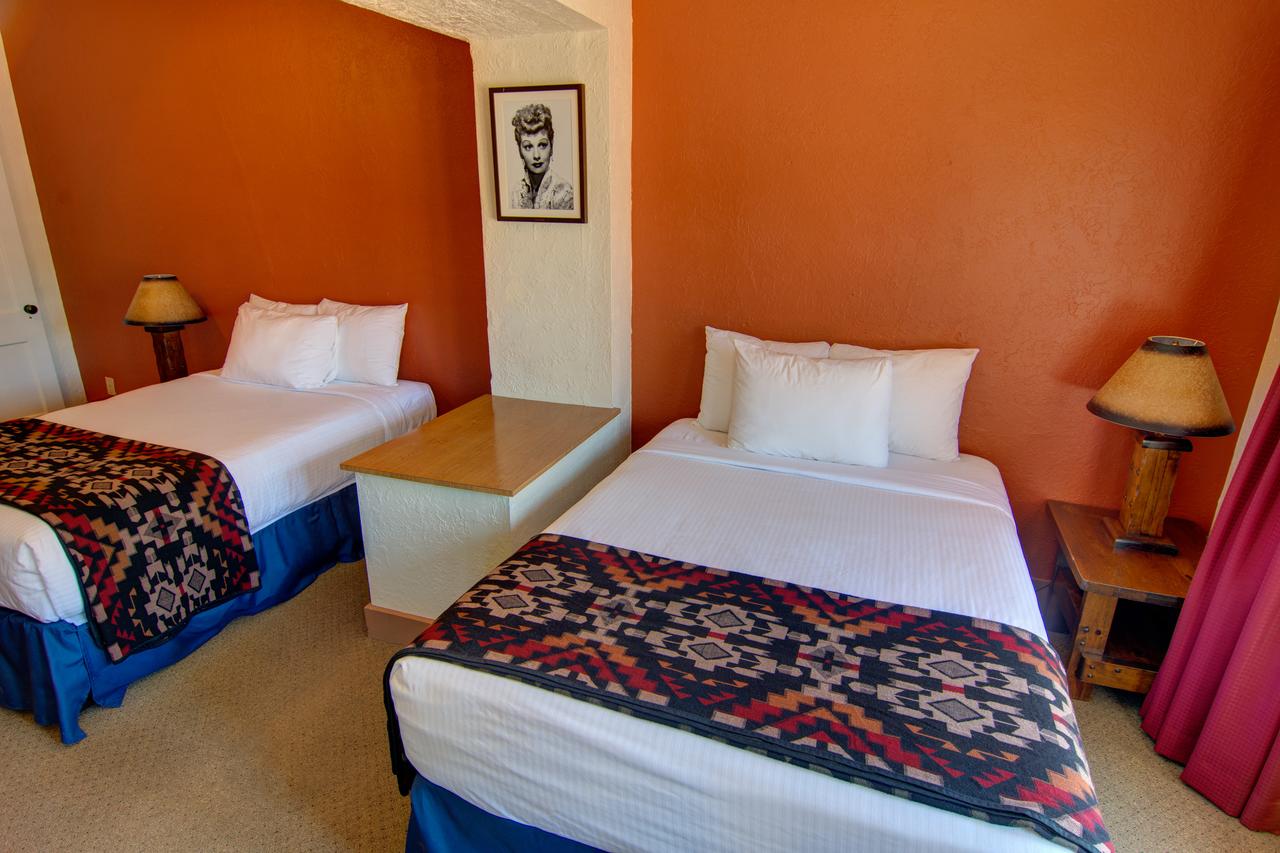 El Rancho Hotel - thumb 14