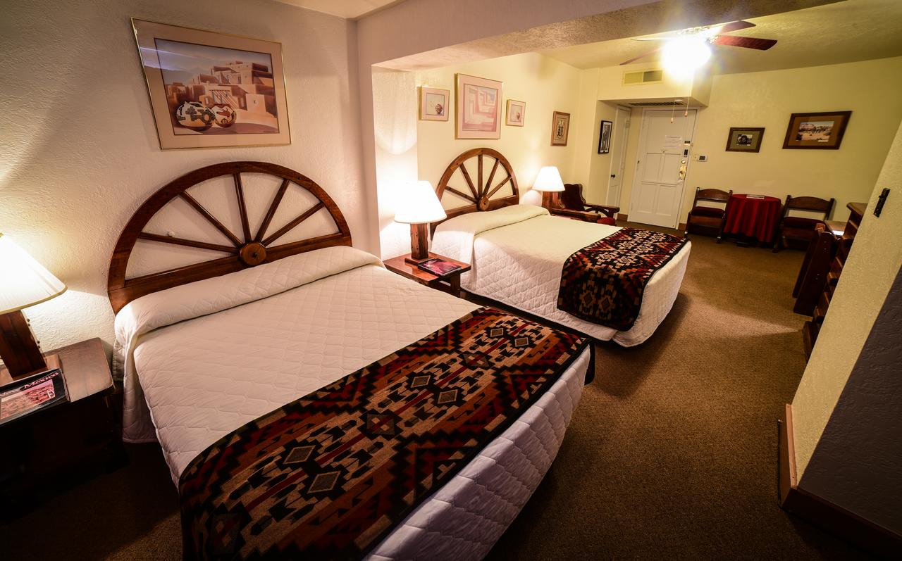 El Rancho Hotel - thumb 25