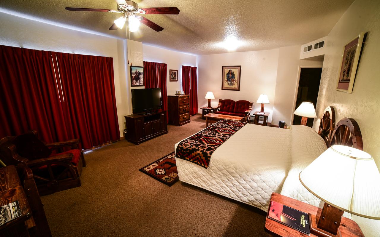 El Rancho Hotel - thumb 23