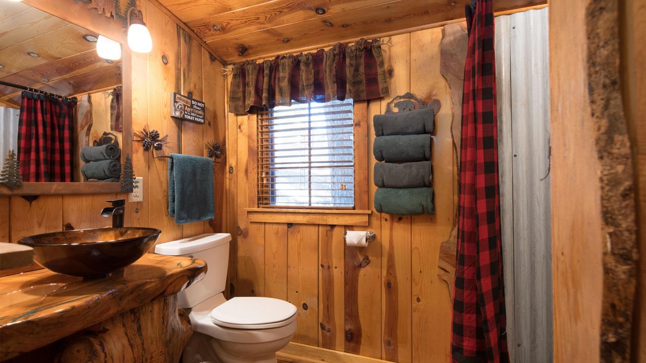 Whispering Pine Cabins - River's Edge - thumb 9