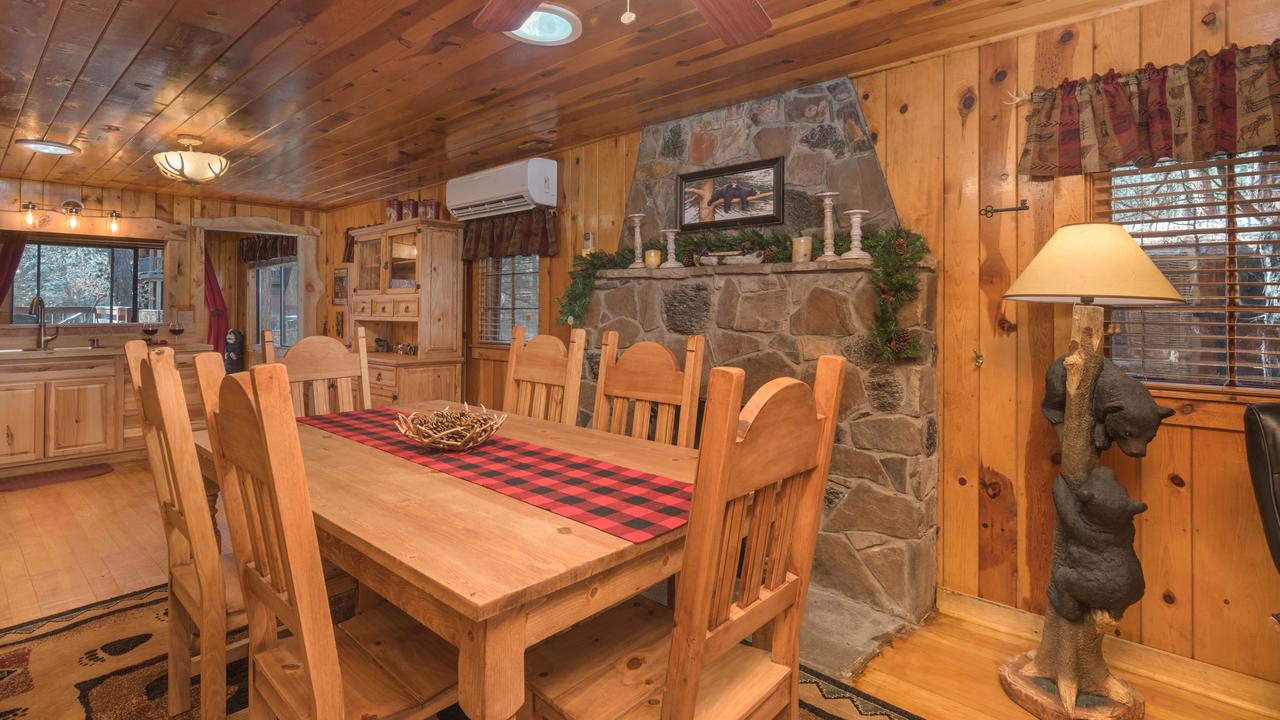 Whispering Pine Cabins - River's Edge - thumb 10
