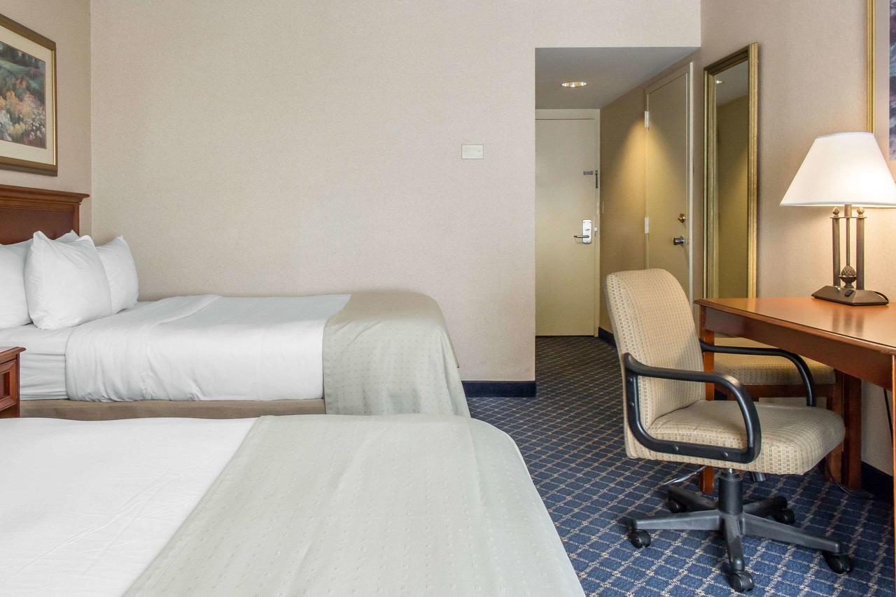 Clarion Hotel And Conference Center - thumb 12