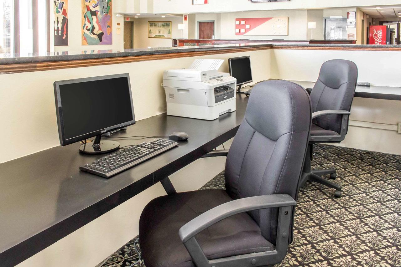 Clarion Hotel And Conference Center - thumb 11