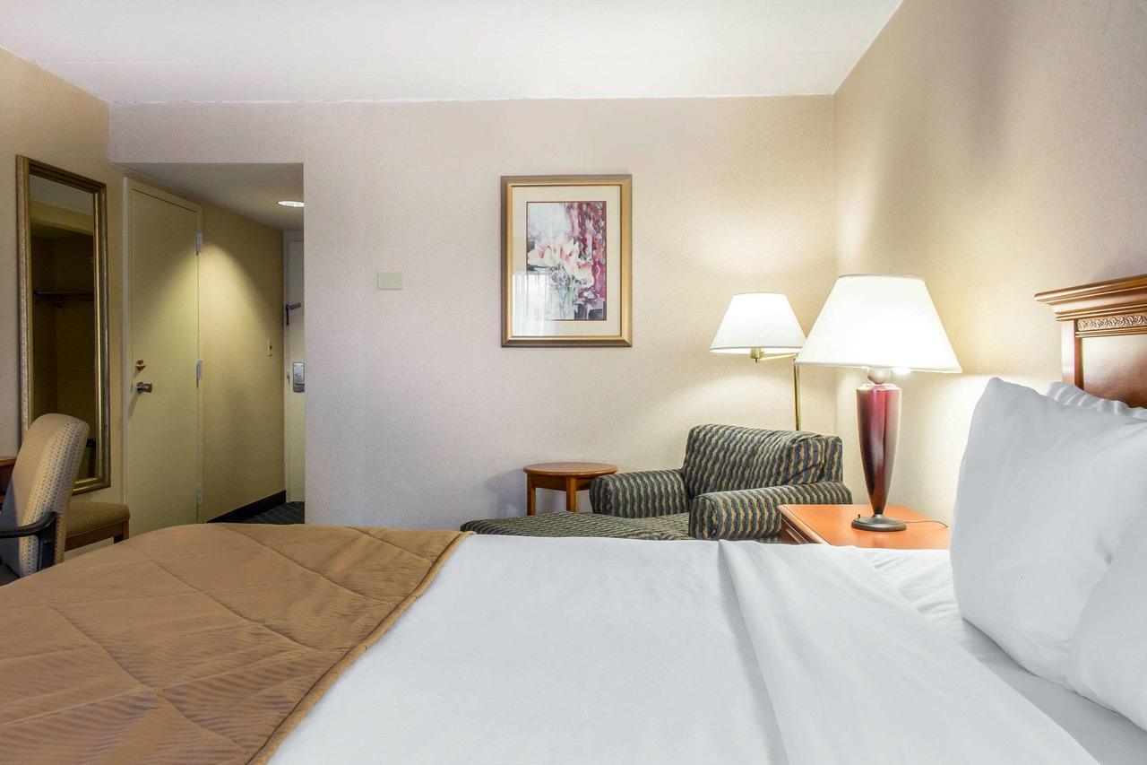 Clarion Hotel And Conference Center - thumb 20