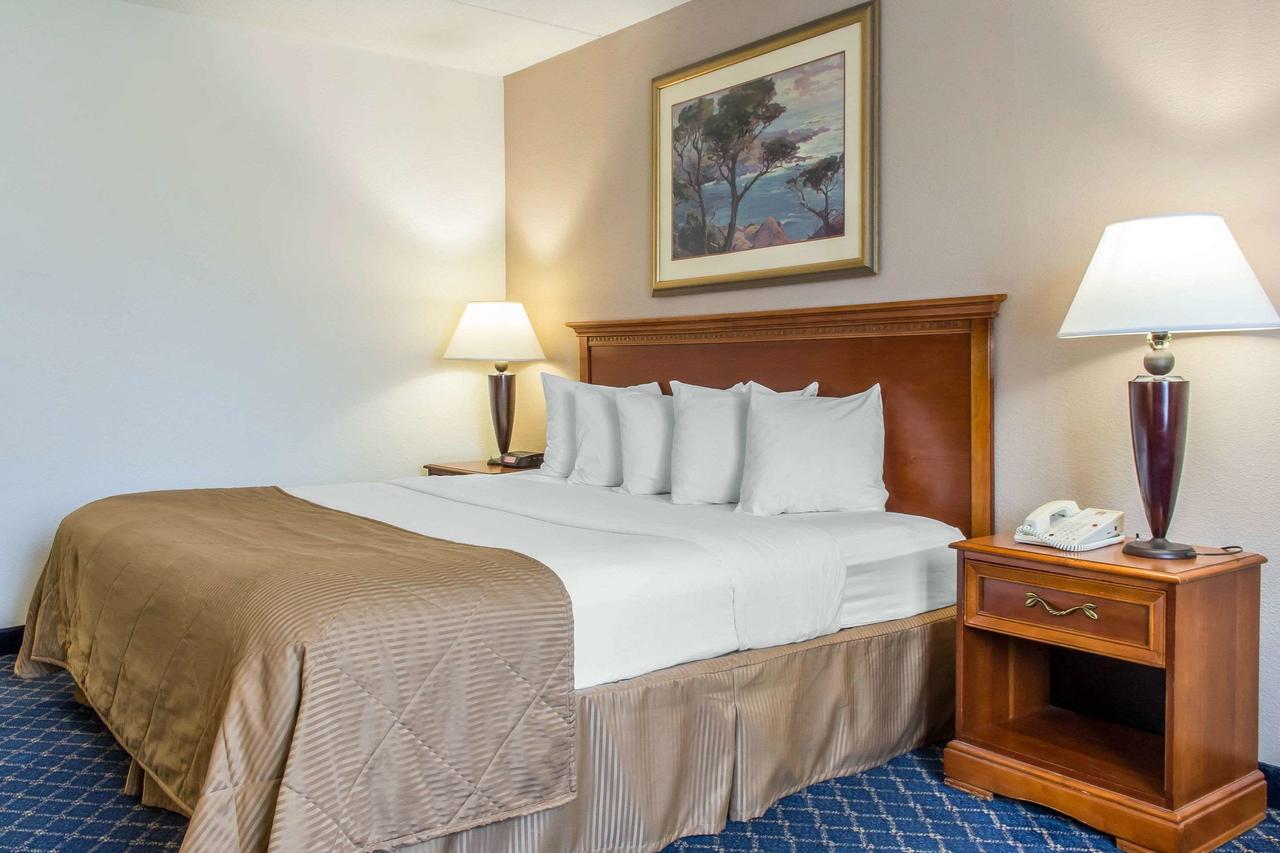 Clarion Hotel And Conference Center - thumb 2