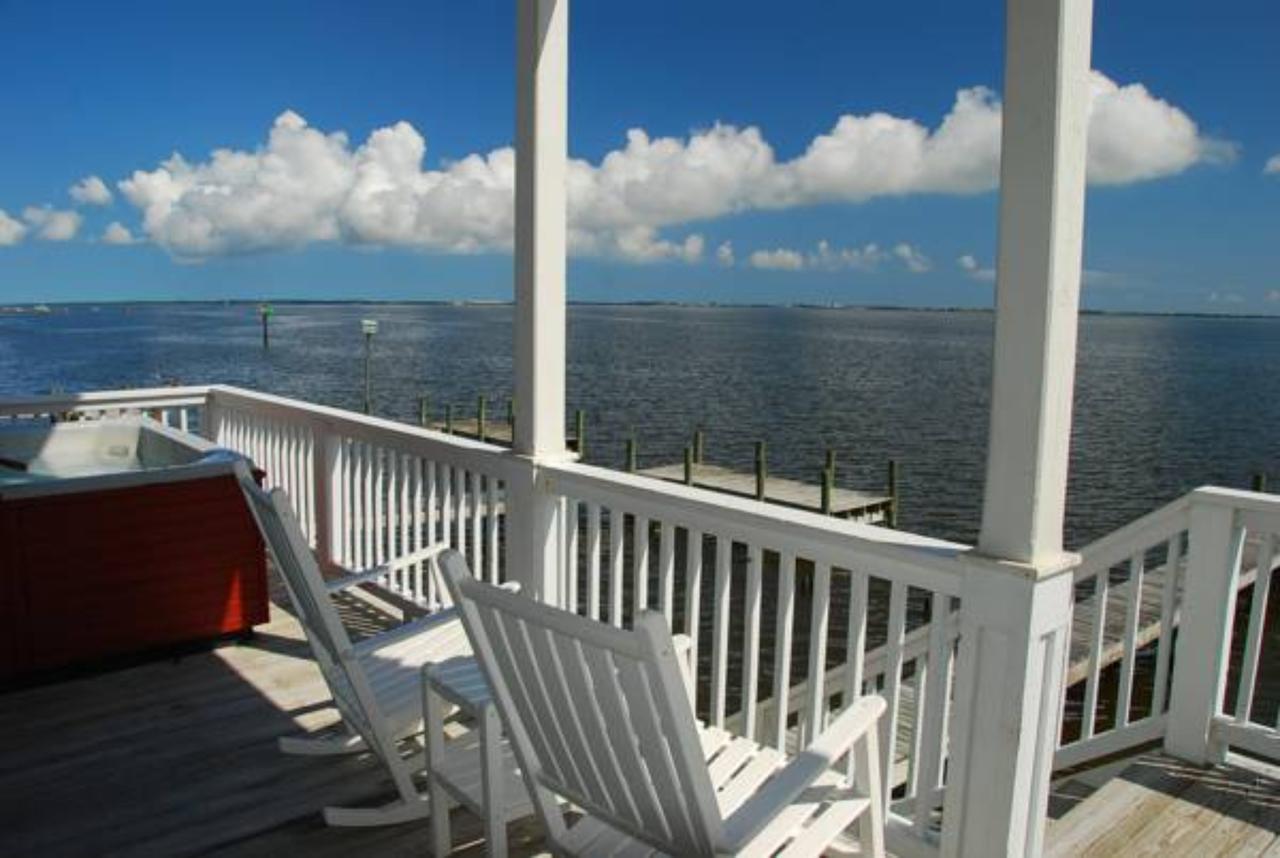 Sound Escape At Pirate's Cove Marina - thumb 8