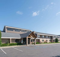 AmericInn by Wyndham Bismarck - Tourism Hollywood