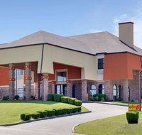 Super 8 by Wyndham Sapulpa/Tulsa Area - Tourism Hollywood