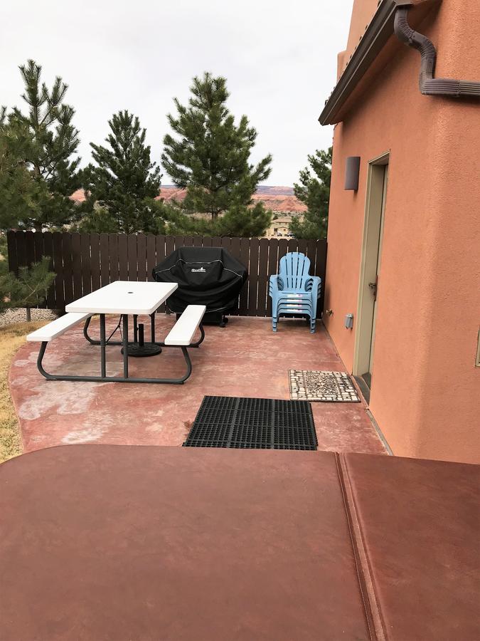 1 Desert Winds Drive - thumb 5