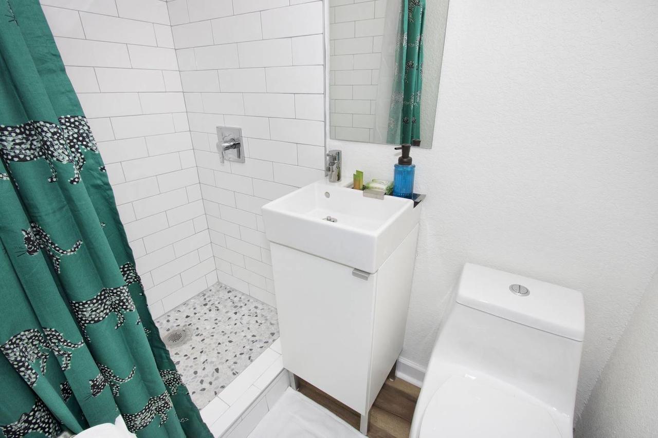 Dune Cottage Palm Suite (2 Bed/2 Bath Beach Condo) - thumb 2