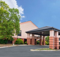 Quality Suites Martinsburg - Tourism Hollywood