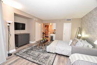 3 CLOSE TO ALL ATTRACTIONS Tourism Hollywood