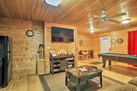 'Hidden Hideaway' - Cabin with Hot Tub  Pool Table Tourism Hollywood