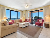 0201C Tourism Hollywood