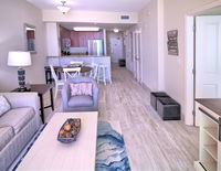 0406 1B/2 Bath With Bonus Room. Renovated April 2018 Tourism Hollywood