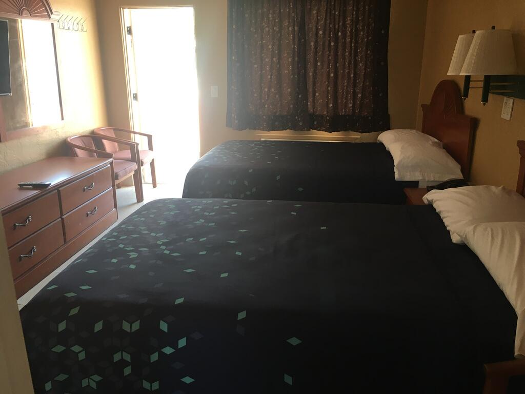 A1A Travel Inn - thumb 1