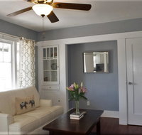 Adorable Craftsman Close to Downtown plus Parking - Tourism Hollywood
