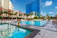 Beautiful Pool View with No Resort Fees and Free Parking at MGM Signature Tourism Hollywood
