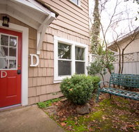 Bullion Street COTTAGES. 1/2 BLOCK WALK TO ALL D - Tourism Hollywood