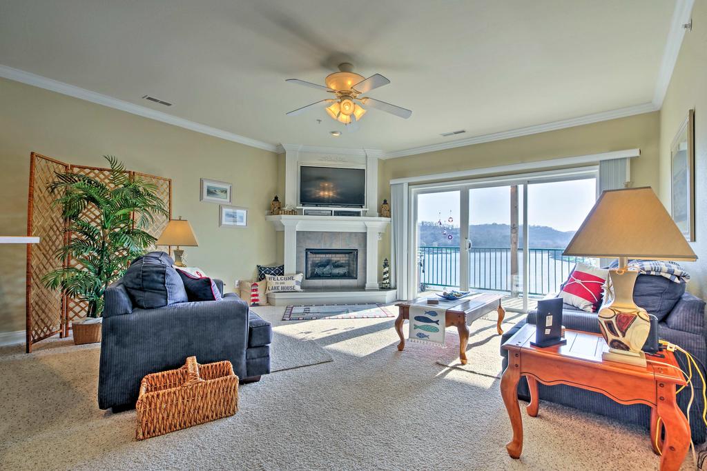 Condo On Lake Of The Ozarks With Boat Slip & Pool!