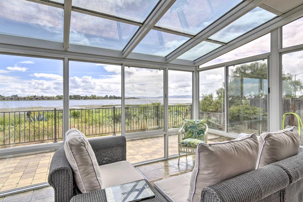 Ideally Located San Francisco Bay Home With Sunroom! - thumb 1