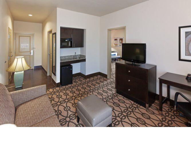 La Quinta By Wyndham Pearsall - thumb 1