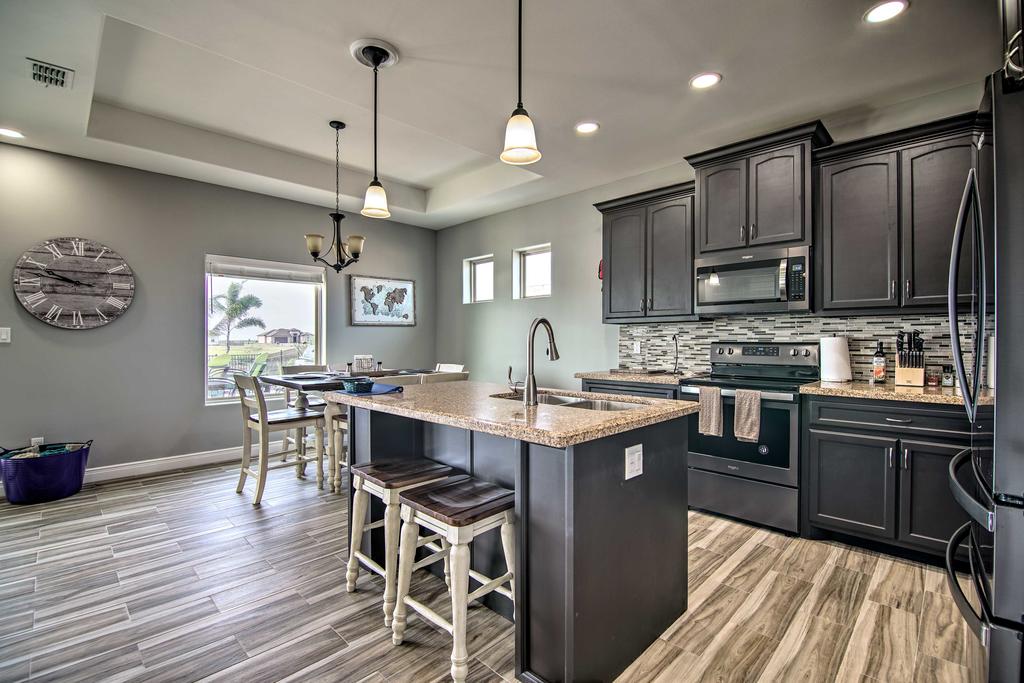 Laguna Vista Resort-Style Home, Private Pool & Spa
