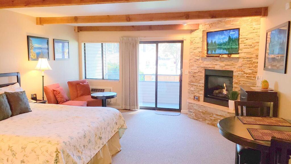 Lakeland Village - Deluxe King - Pool View - Steps To The Lake - thumb 0