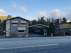 Mariposa Lodge