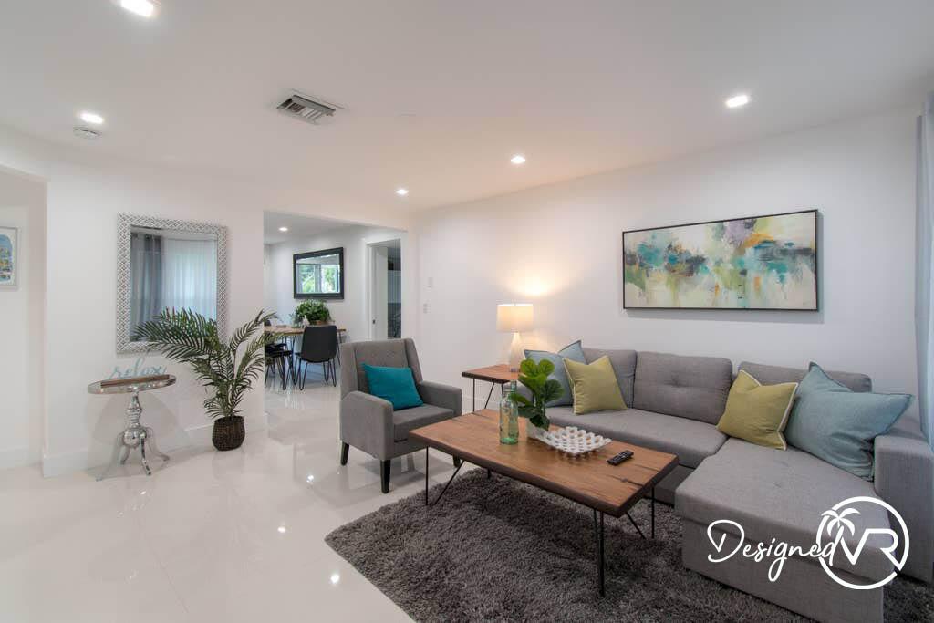 RENOVATED 2 Bd With Hot Tub 6min To HARDROCK CASINO - thumb 0