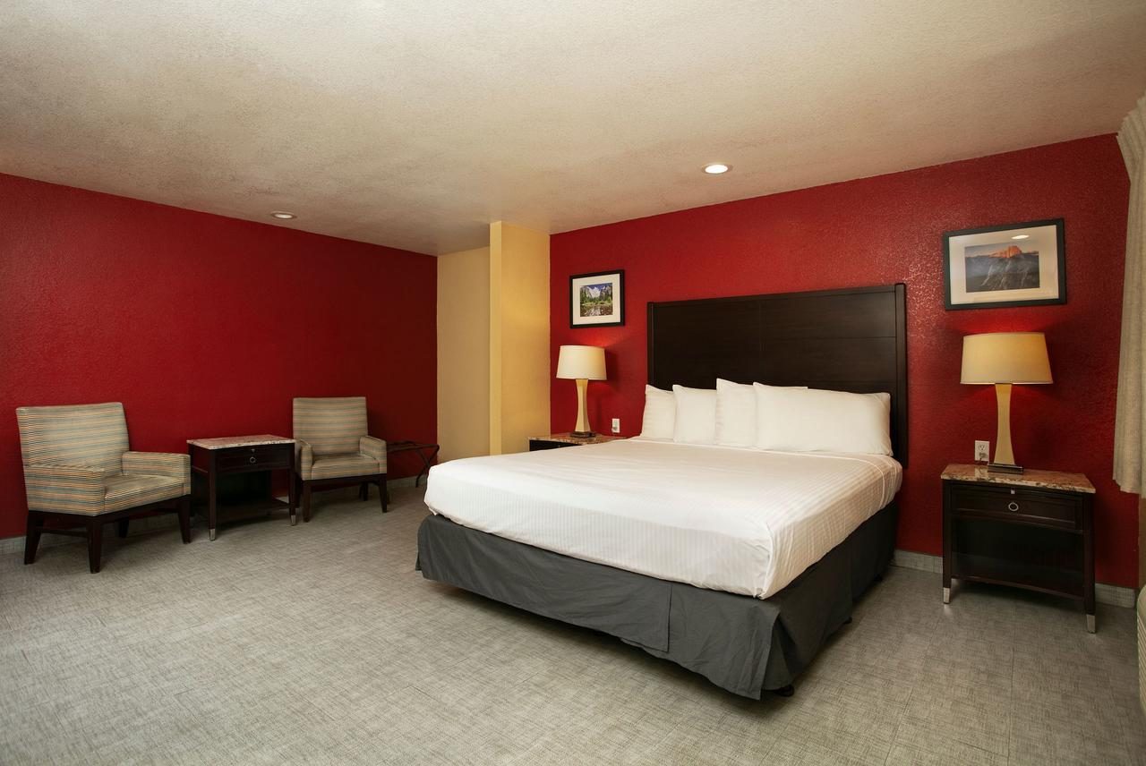 The Yosemite Inn - thumb 3