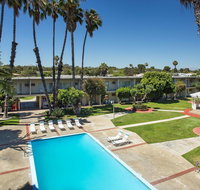 Golden Sails Hotel - Tourism Hollywood